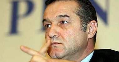 Stire din Eveniment : Gigi Becali are liber să meargă la muncă la Academia Hagi