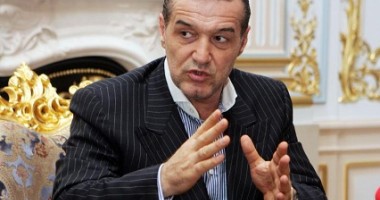 Stire din Politică-Administrație : Becali se va decide într-o săptămână dacă va rămâne în PNL