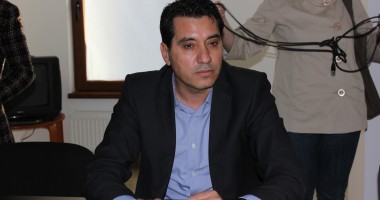 Stire din Politică-Administrație : Cu cine se întâlnește, mâine, Christian Gigi Chiru