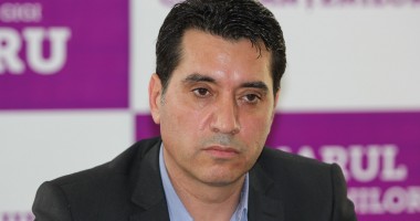 Stire din Politică-Administrație : "Banii din taxa de habitat ajung în buzunarele haiducilor abonați la bugetul local"