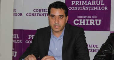Stire din Politică-Administrație : "Directorul Aurelian Popa se ocupă de pușculița băieților deștepți"