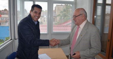 Stire din Politică-Administrație : Marcel Dragu a bătut palma cu Gigi Chiru