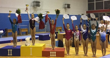 Stire din Sport : Gimnastă de la CS Farul, multiplă medaliată la Naționalele de junioare