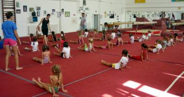 Proiectul național "Relansarea gimnasticii românești". Micile gimnaste din Constanța, la prima "reprezentație" - 3