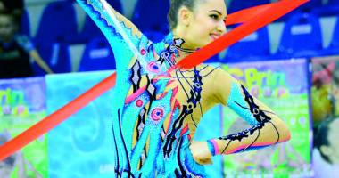 Stire din Sport : Cine este cea mai bună sportivă, la gimnastică ritmică