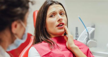 Stire din Sănătate : Gingivita poate fi tratată acasă cu remedii naturale