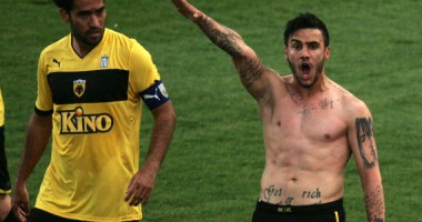Stire din Sport : Jucător exclus pe viață de la națională, după ce a făcut salutul nazist