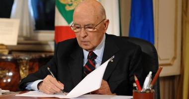 Stire din Actualitate : PREȘEDINTELE ITALIEI A DEMISIONAT. Cine preia interimatul