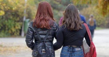 Stire din Eveniment : Bărbat reținut după ce a şantajat mai multe fete minore. Le promitea cariere în modeling