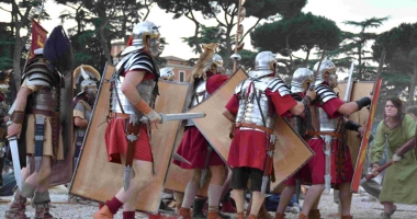 Stire din Cultură-Educație : Gladiatori, geți și romani reînvie istoria cetății Tomis