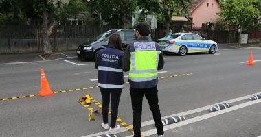 Stire din Eveniment : Adolescent ucis de un bărbat fără permis care ar fi vrut să-l calce "în glumă" cu mașina