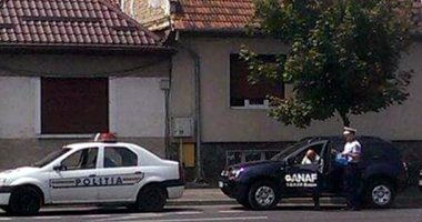 Stire din Eveniment : VITEZOMAN DE LA ANAF, TRAS PE DREAPTA. "AȚI DAT AMENDĂ?" RĂSPUNSUL POLIȚISTULUI A DEVENIT VIRAL