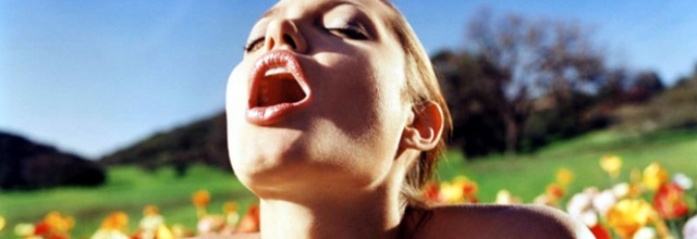 Stire din Fun : Cum s-a "lipit" taica-popa de-o partidă de sex