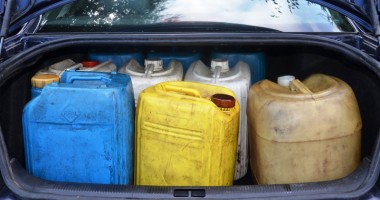 Cum se fură motorina din rezervoarele TIR-urilor, pe șoselele din Constanța - 2