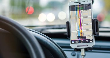 Stire din Social : Google Maps a îmbunătățit aplicația de navigare după ce mai mulți șoferi au reclamat nefuncționalități