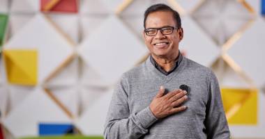 Stire din Tehnologie : Google a inventat un comunicator inspirat din Star Trek