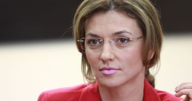 Stire din Politică-Administrație : Alina Gorghiu: "Orice fost președinte al PNL ar trebui să se regăsească pe lista de europarlamentare"