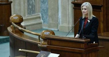 Stire din Politică-Administrație : Senat: Pensia militară de serviciu ar putea fi retrasă colaboratorilor securității