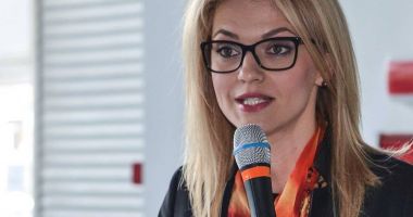 Stire din Monden : Senatorul Alina Gorghiu a devenit mamă pentru a doua oară