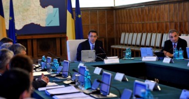 Stire din Politică-Administrație : Bugetul pe 2013 și vizita delegației FMI, pe agenda ședinței de guvern, de azi