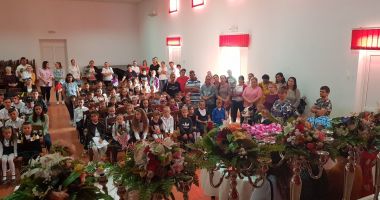Elevii din comuna Grădina au primit gentuțe și rechizite gratuite de la administrația locală - 2