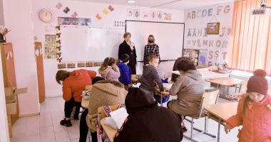 Stire din Politică-Administrație : Primăria Grădina acordă tablete, laptop-uri şi alte echipamente IT, pentru elevii şi profesorii din comună