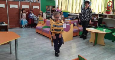 Preşcolarii de la Grădiniţa „Steluţele Mării” au defilat într-o paradă veselă şi colorată, în cadrul Săptămânii Verzi - 2