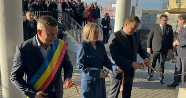Ministrul Cseke Attila, împreună cu președintele CJC, au inaugurat o creșă la Murfatlar. Următoarea oprire, șantierul Sălii Polivalente din Constanța - 3