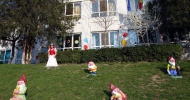 Stire din Cultură-Educație : Copil de 3 ani, "închis" de educatoare? Cum a soluționat ISJ cazul