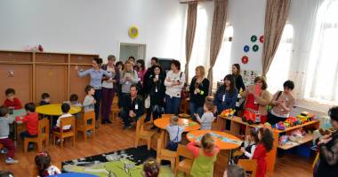 Stire din Cultură-Educație : Program Erasmus la Grădinița "Perluțele Mării"