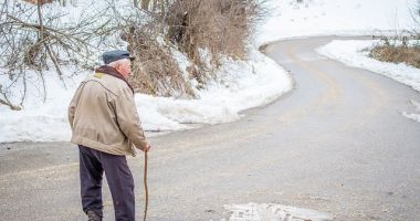 Stire din Social : Luna decembrie 2023 vine cu bani în plus pentru pensionari, pe lângă pensie