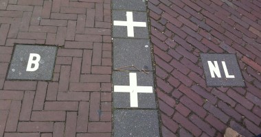 Stire din Actualitate : Belgia cedează Olandei 14 hectare  de teren