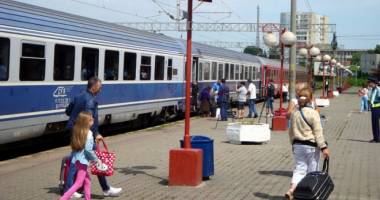 Stire din Social : CFR Călători: Trecerea la ora de vară nu modifică mersul trenurilor