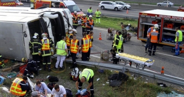 Stire din Actualitate : Grav accident de autocar, în centrul Franței