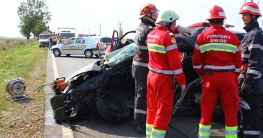 Grav accident rutier! Un taximetrist și clientul său, morți pe loc