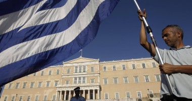 Grecia scapă de faliment! Creditorii privați au acceptat restructurarea datoriei Atenei