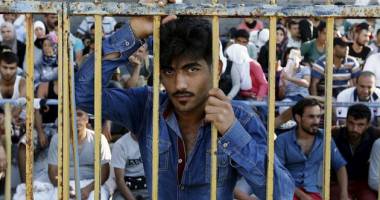 UE cere Italiei să amprenteze toți migranții, cu forța dacă este cazul