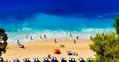 Stire din Social : Un turist român, postare virală pe Facebook. În ce perioadă este mai bine să mergi în Grecia