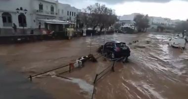 Stire din Actualitate : Imagini terifiante din Grecia! Un ciclon a lovit insulele Paros și Mykonos și a făcut prăpăd