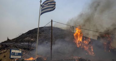 Stire din Actualitate : Turiștii români sunt avertizați cu privire la călătoriile în Grecia. Risc crescut de incendii