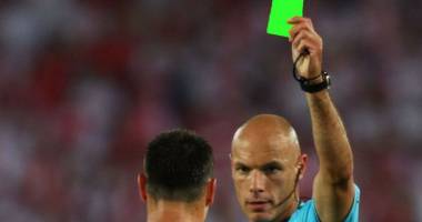 Stire din Sport : Cartonașul verde devine oficial!