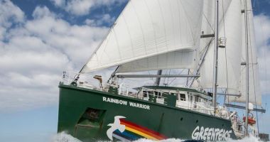 Stire din Social : Nava Greenpeace, "Rainbow Warrior", ancorează în Portul Constanța
