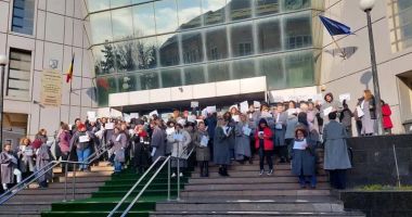 Stire din Social : Grefierii anunţă proteste pe termen nelimitat