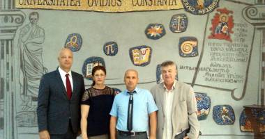 Stire din Cultură-Educație : "Greii" învățământului constănțean  s-au întâlnit la Universitatea "Ovidius"