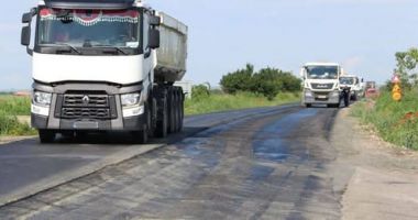 Stire din Eveniment : Codul roșu de caniculă blochează, timp de opt ore, circulația autovehiculelor grele