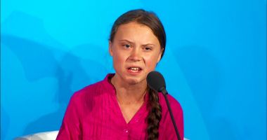 Stire din Actualitate : Greta Thunberg, pusă sub acuzare pentru nerespectarea unui ordin în timpul unui protest