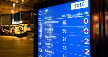 Stire din Actualitate : SUTE DE ZBORURI ANULATE! O nouă grevă paralizează transporturile. Autorităţile române vin cu precizări