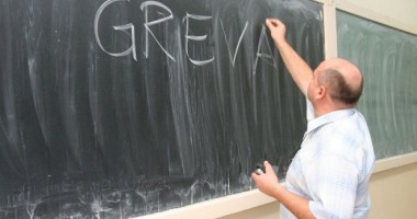 Stire din Cultură-Educație : Greva din învățământ a primit o derogare