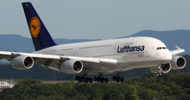 Stire din Actualitate : Disputele salariale de la Lufthansa continuă.  Piloții amenință  cu o nouă grevă