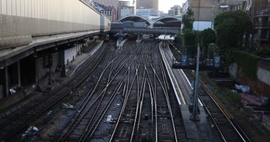 Stire din Actualitate : Cea mai mare grevă feroviară din ultimii 30 de ani a provocat haos în Marea Britanie. Protest și la metroul din Londra